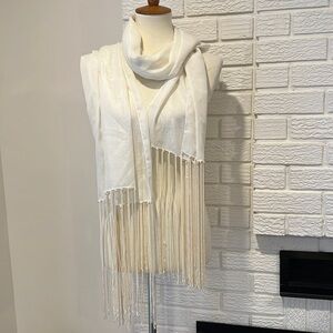 Vintage scarf with amazing fringe